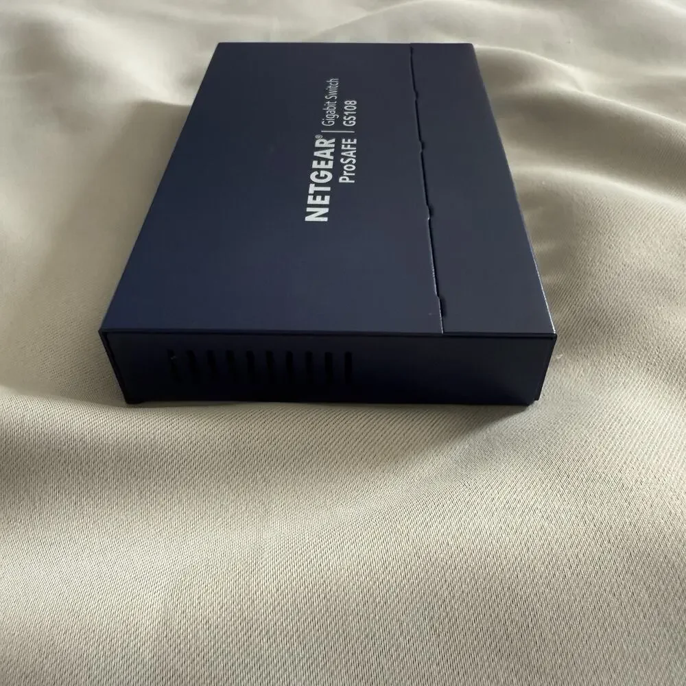 Netgear ProSafe GS108v4 8 Port Gigabit Desktop Ethernet Unmanaged Switch ProSafe